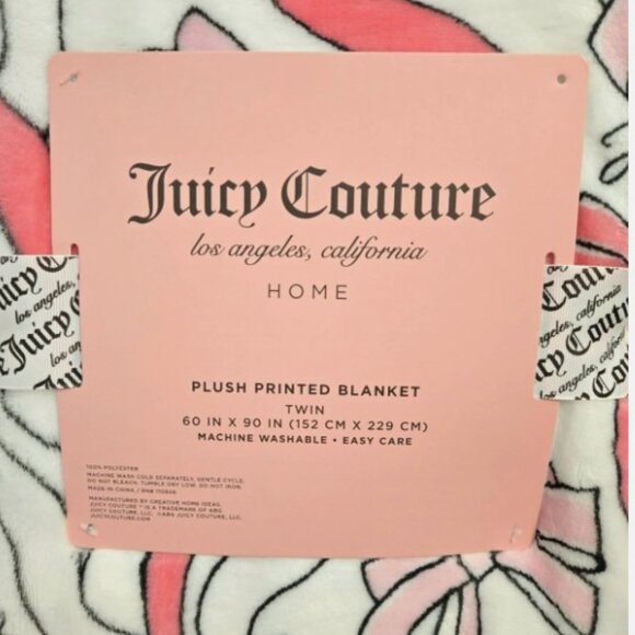 JUICY COURURE Pink Bow Plush Printed Blanket 60” x 90” - Picture 4 of 6